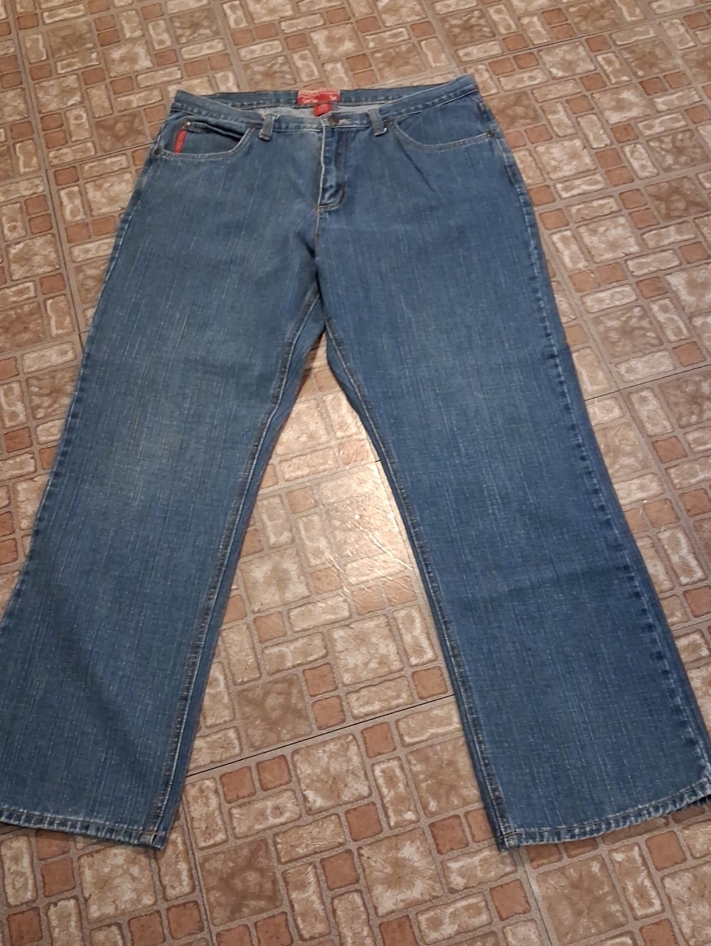 Classic Straight-Leg Women’s Jeans in Medium Blue Caribou Creek